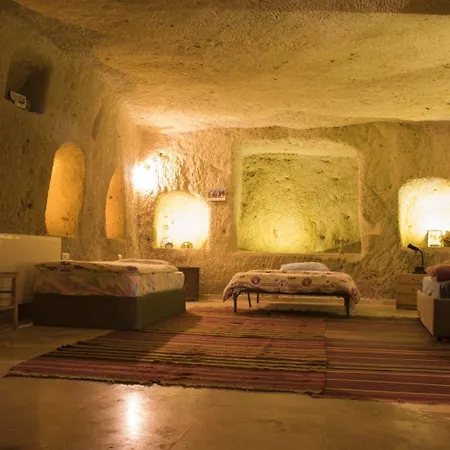 Atilla's Cave Szálloda 3*