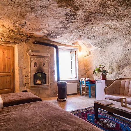 Atilla's Cave Szálloda 3*