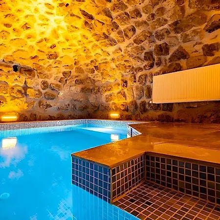 Atilla's Cave 3*
