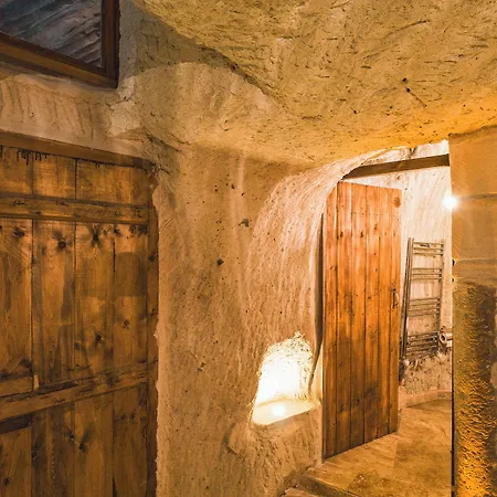 Hotel Atilla's Cave 3*