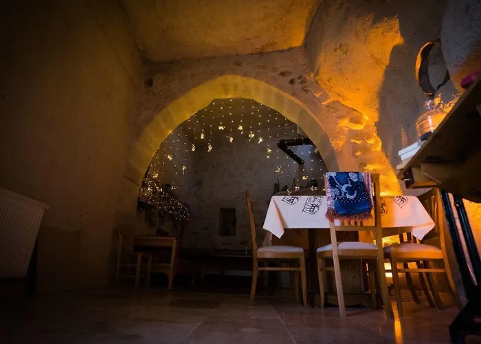 Atilla's Cave ホテル 3*